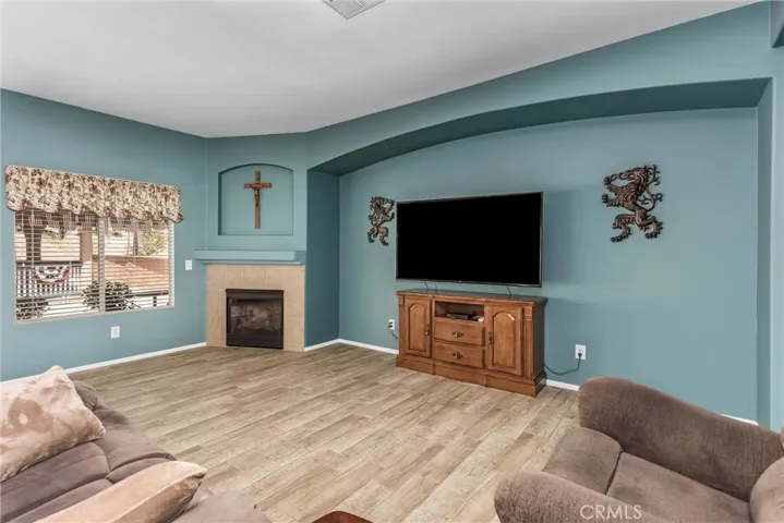 933 Driftwood, Banning, California 92220