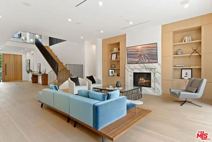 5041 Noeline Avenue, Encino, California 91436