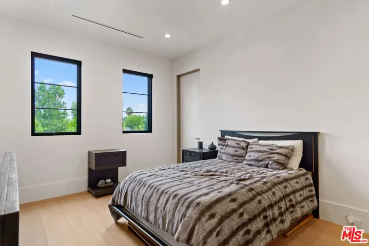 5041 Noeline Avenue, Encino, California 91436