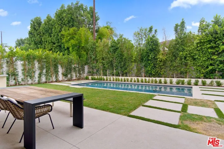 5041 Noeline Avenue, Encino, California 91436