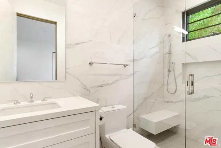 5041 Noeline Avenue, Encino, California 91436