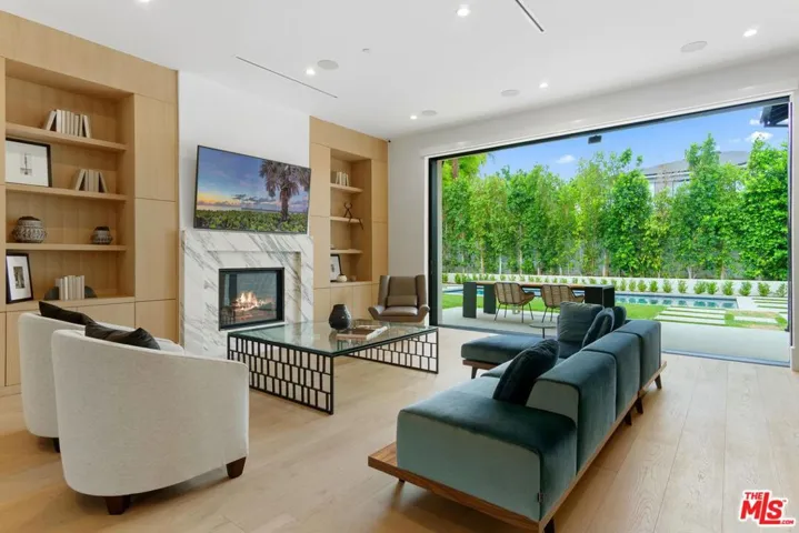 5041 Noeline Avenue, Encino, California 91436