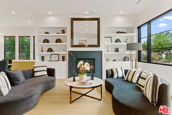 5041 Noeline Avenue, Encino, California 91436