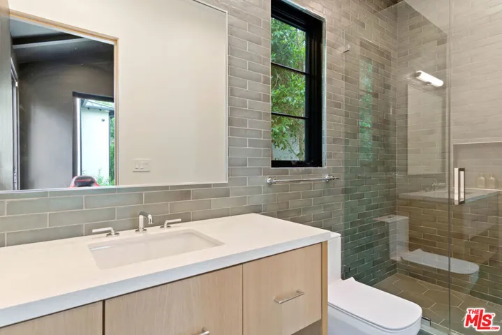 5041 Noeline Avenue, Encino, California 91436