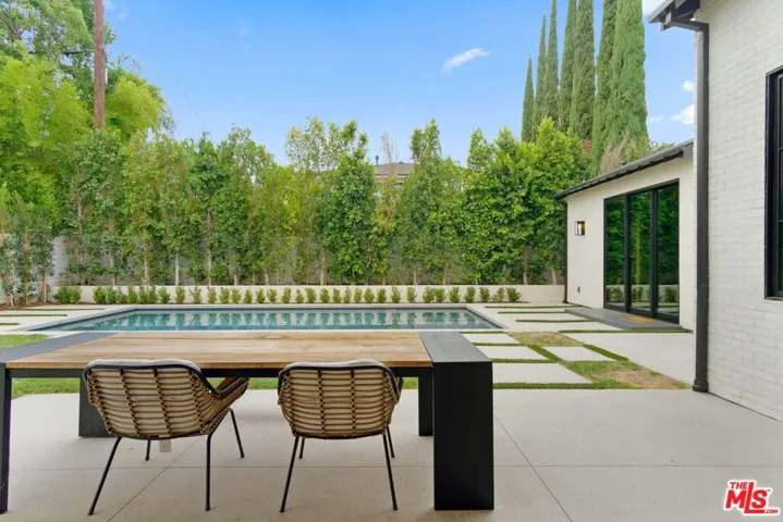 5041 Noeline Avenue, Encino, California 91436