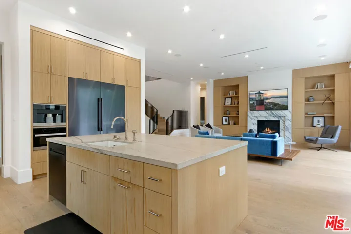 5041 Noeline Avenue, Encino, California 91436