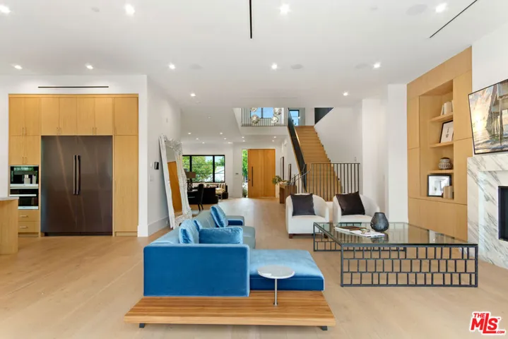5041 Noeline Avenue, Encino, California 91436