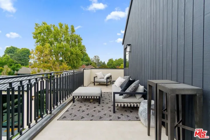 5041 Noeline Avenue, Encino, California 91436
