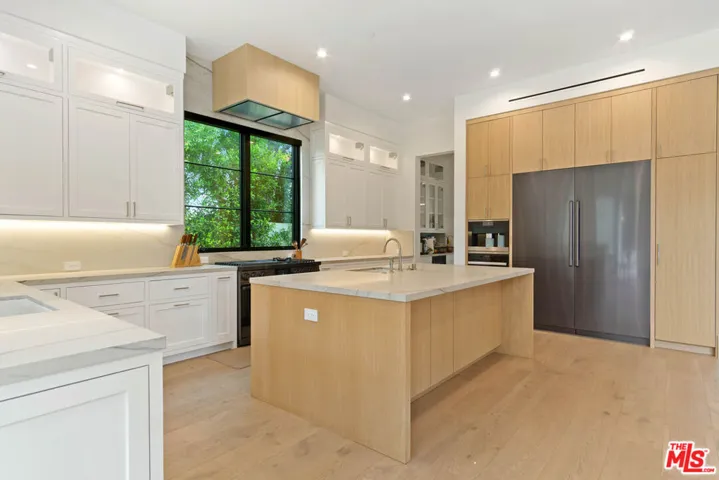 5041 Noeline Avenue, Encino, California 91436