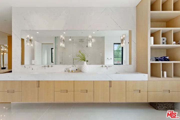 5041 Noeline Avenue, Encino, California 91436