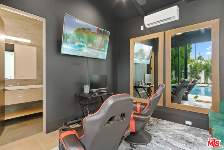 5041 Noeline Avenue, Encino, California 91436