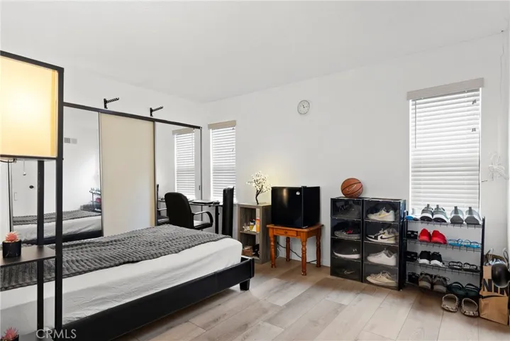 11300 Foothill Boulevard 7, Sylmar, California 91342