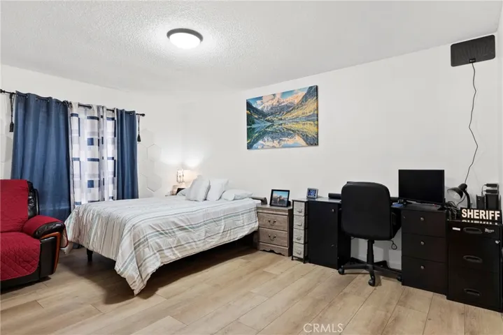 11300 Foothill Boulevard 7, Sylmar, California 91342