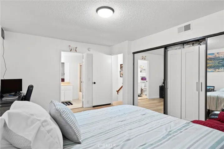 11300 Foothill Boulevard 7, Sylmar, California 91342