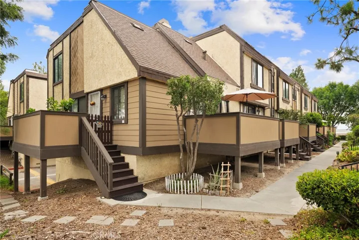 11300 Foothill Boulevard 7, Sylmar, California 91342