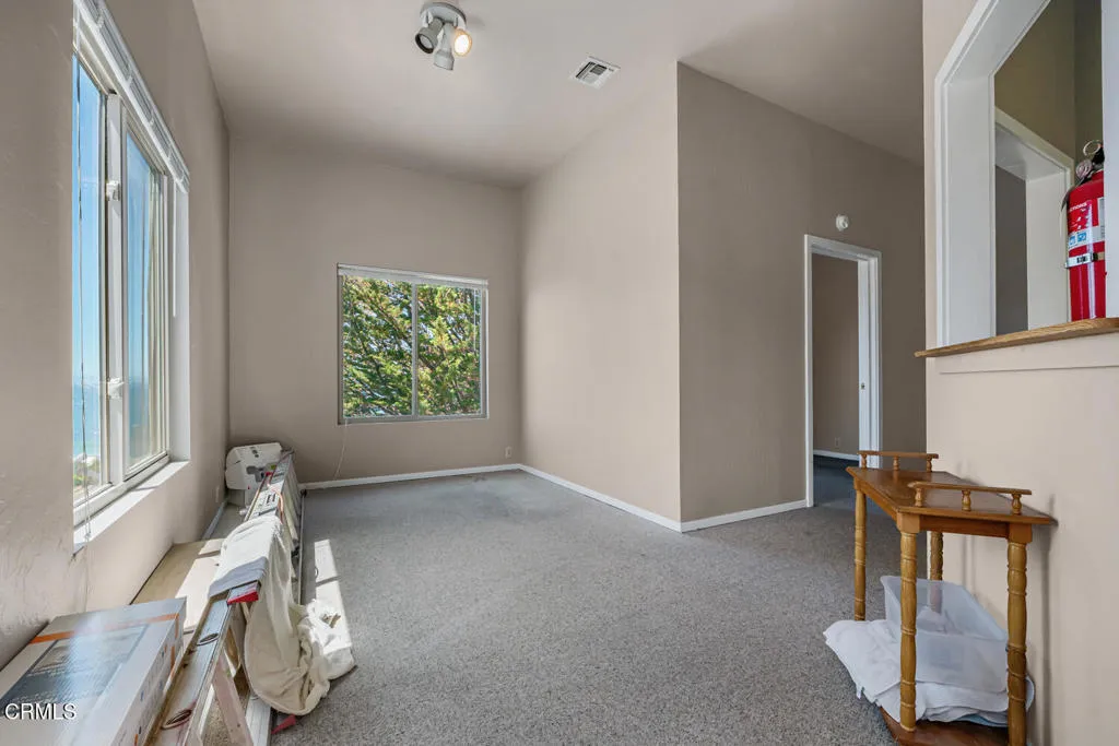 5 3a unit 5 front room