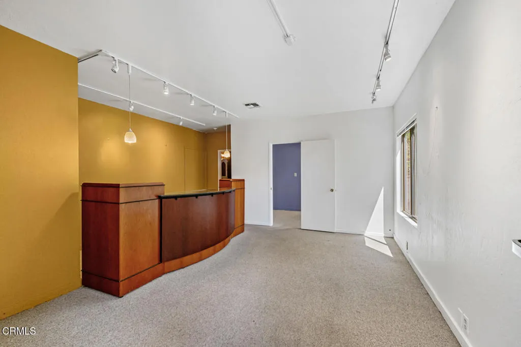 4 3 Unit 4 foyer