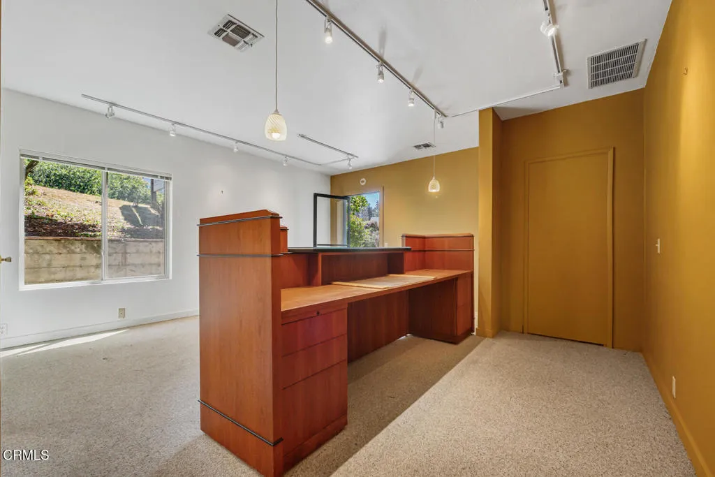 4 4 Unit 4 desk & door