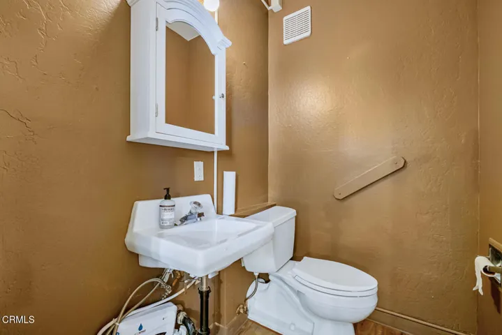 4 7 Unit 4 bathroom