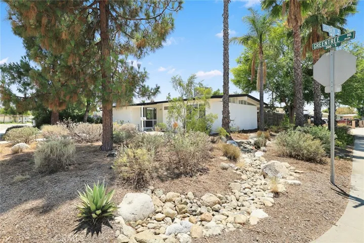 271 Greentree, Upland, California 91786