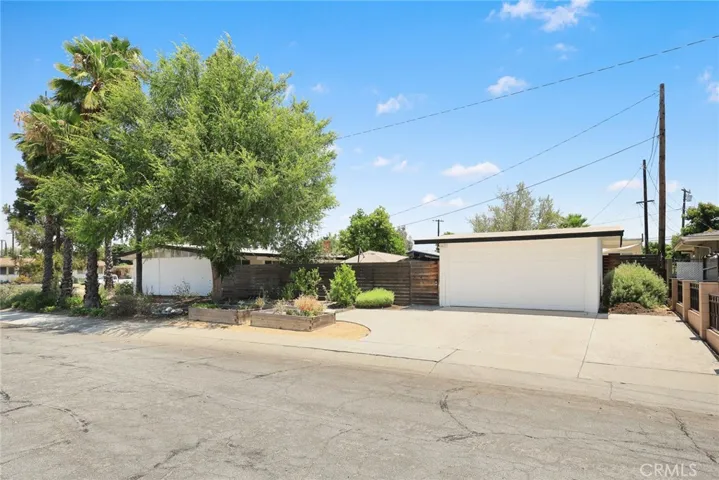 271 Greentree, Upland, California 91786