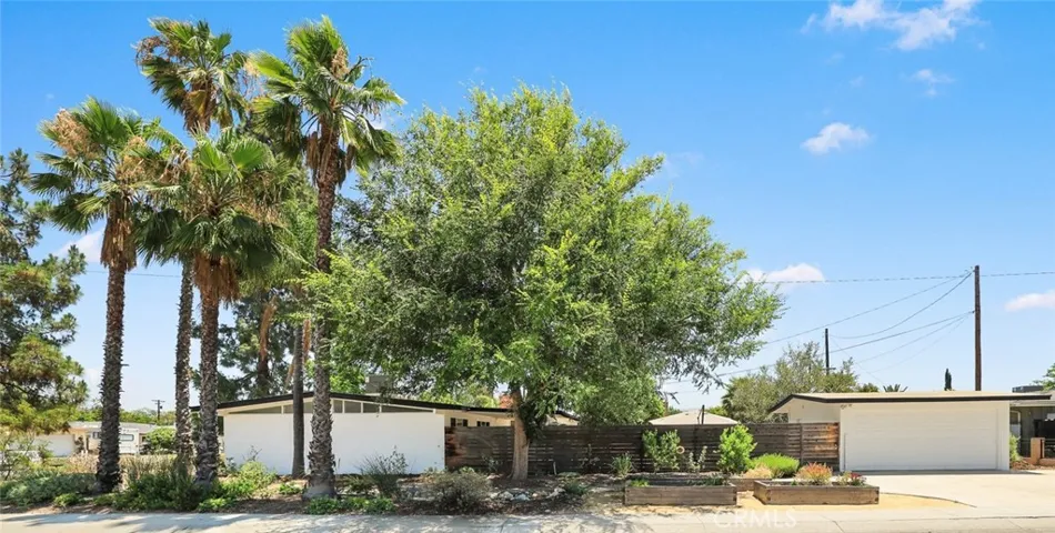 271 Greentree, Upland, California 91786