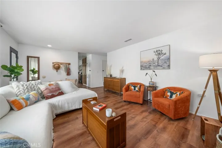 126 Flag Way B, Paso Robles, California 93446