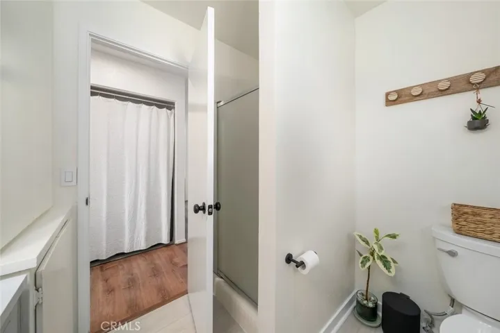 126 Flag Way B, Paso Robles, California 93446