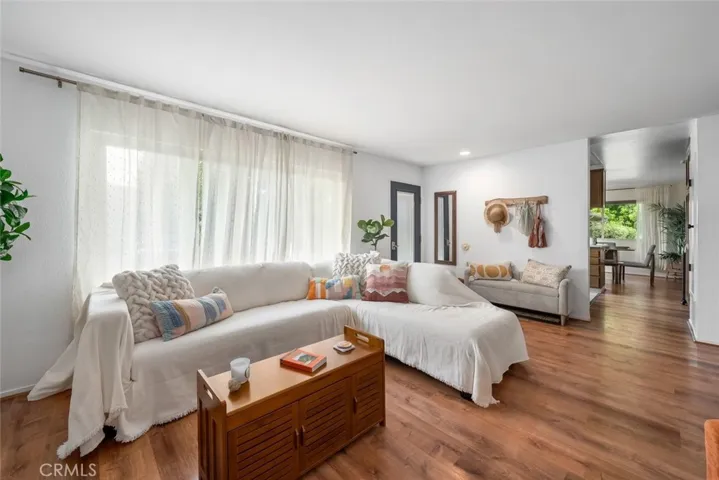 126 Flag Way B, Paso Robles, California 93446