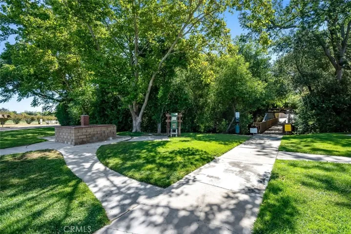 126 Flag Way B, Paso Robles, California 93446