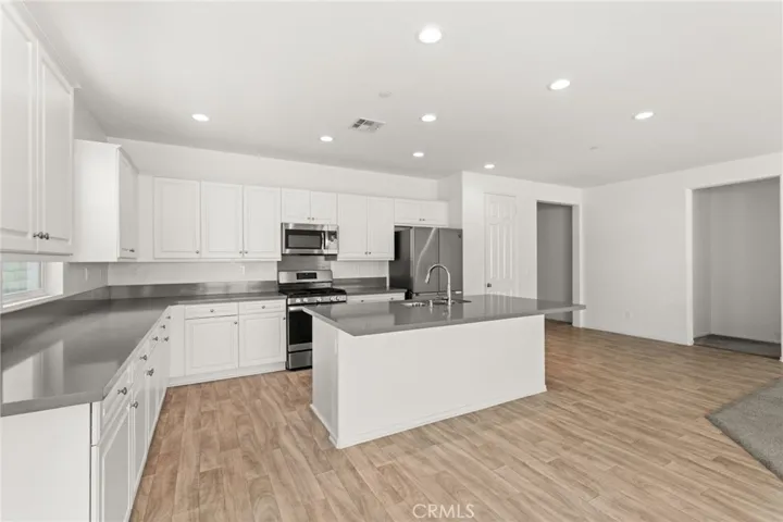 32567 Richardson, Menifee, California 92584