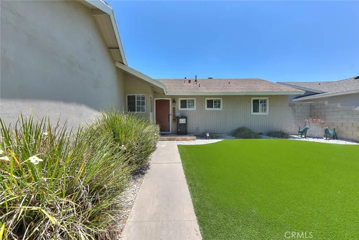 1342 W Southgate, Fullerton, California 92833
