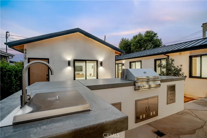 Backyard Kitchen/BBQ