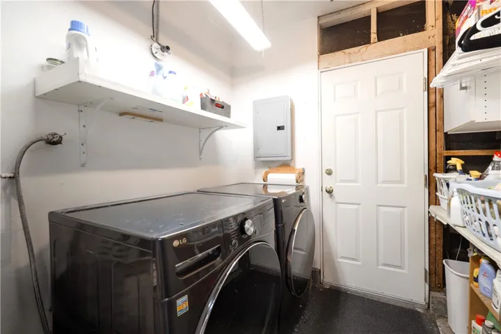 Laundry hook ups are in the garage