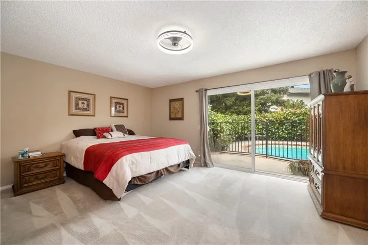 Plenty of room for sitting area, or treadmill