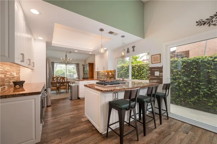 Open, flowing floorplan is great for entertaining.