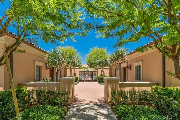 Association Pool and Amenities within Walking Distance