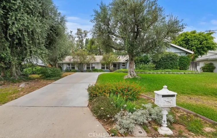 7811 Big Rock Drive, Jurupa Valley, California 92509