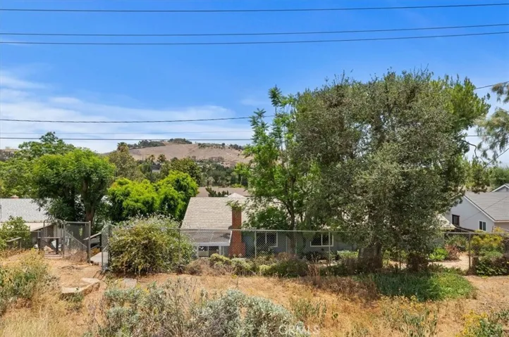 7811 Big Rock Drive, Jurupa Valley, California 92509