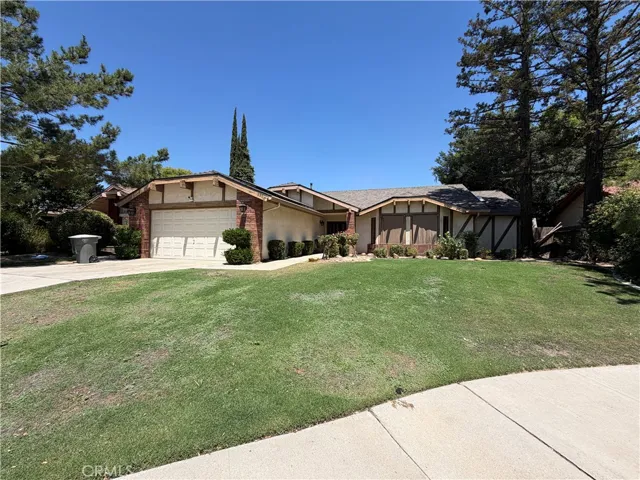 3305 Mission Hills Court, Bakersfield, California 93306