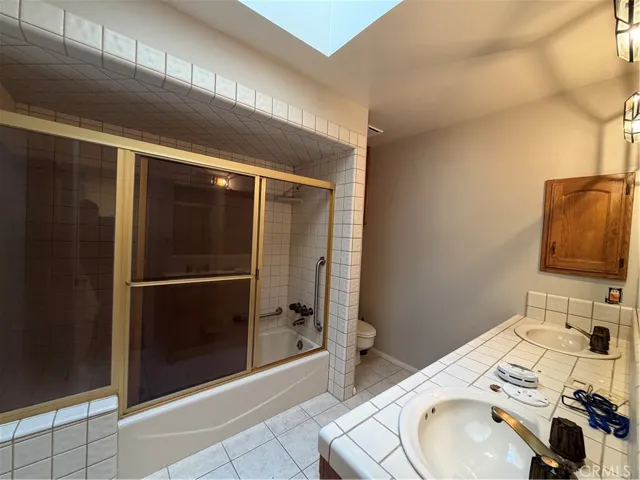 3305 Mission Hills Court, Bakersfield, California 93306