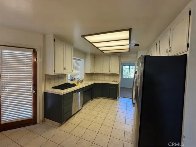 3305 Mission Hills Court, Bakersfield, California 93306