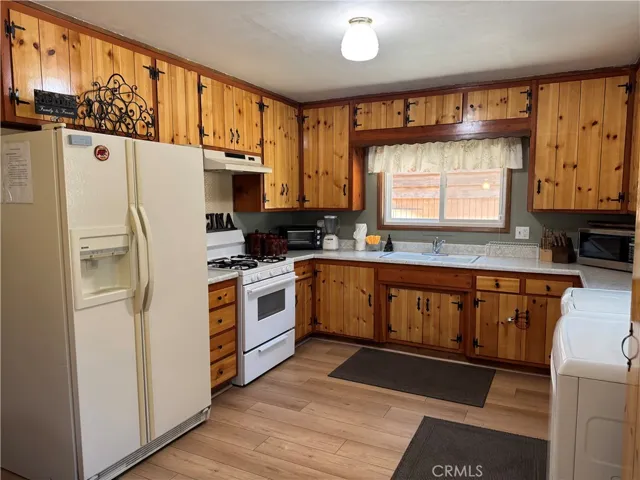 436 Dixie Lane, Big Bear Lake, California 92315