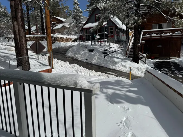 436 Dixie Lane, Big Bear Lake, California 92315