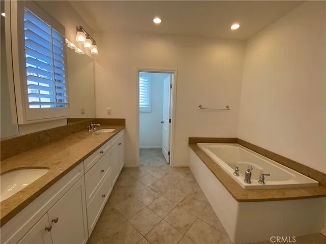 72 Gardenhouse, Irvine, California 92620