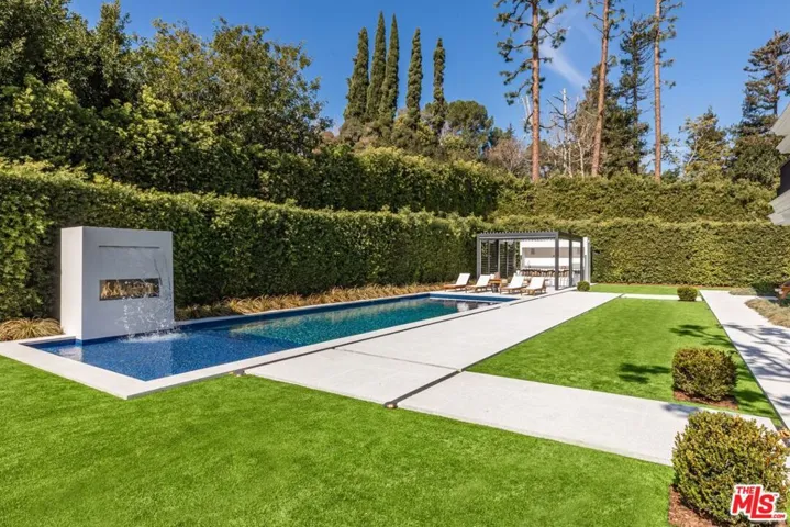 927 N Whittier Drive, Beverly Hills, California 90210