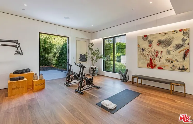 927 N Whittier Drive, Beverly Hills, California 90210
