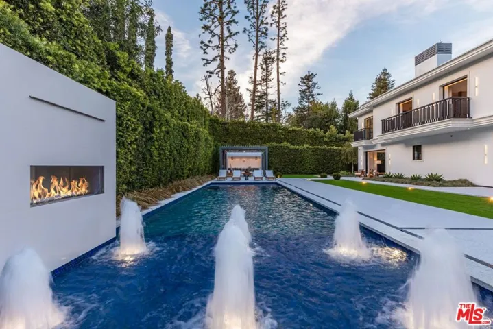 927 N Whittier Drive, Beverly Hills, California 90210