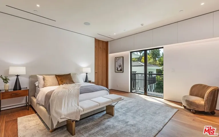 927 N Whittier Drive, Beverly Hills, California 90210