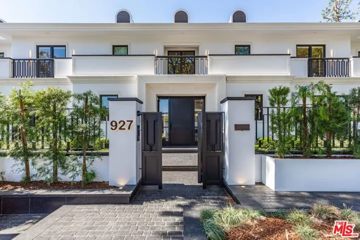927 N Whittier Drive, Beverly Hills, California 90210